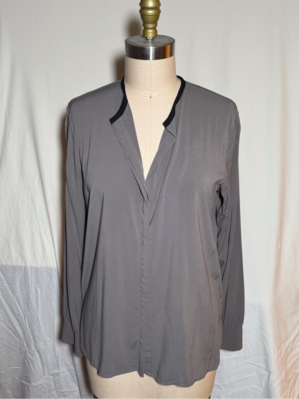 James Perse Olive-Grey Crew Neck Top with Black Trim